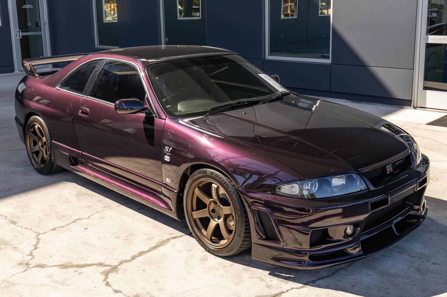Featured vehicle photo