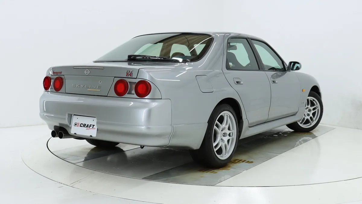 Featured vehicle photo