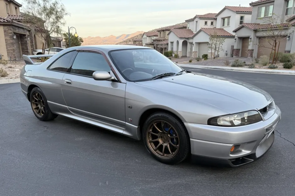 Featured vehicle photo